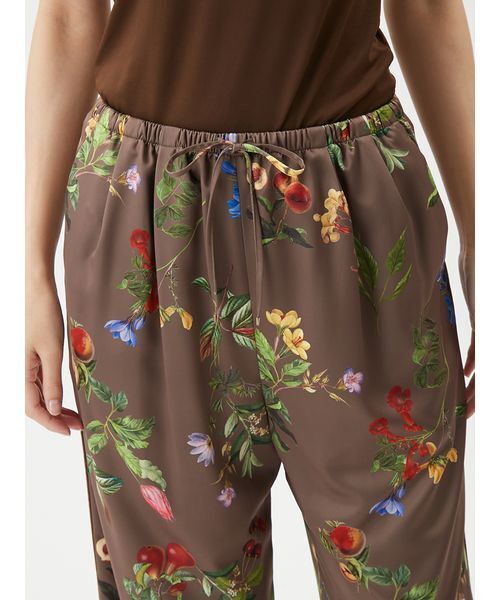 Mila Owen（ミラオーウェン） パンツ ボタニカル柄ウエストゴム