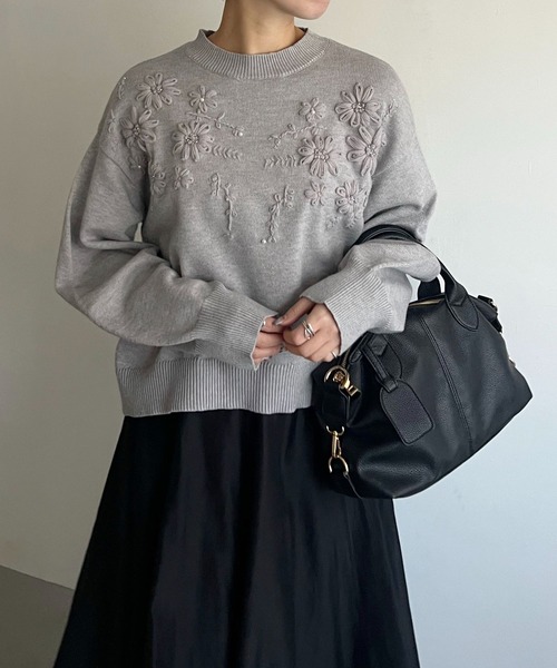 mysty woman（ミスティウーマン） ニット セーター 花刺繍プチハイ