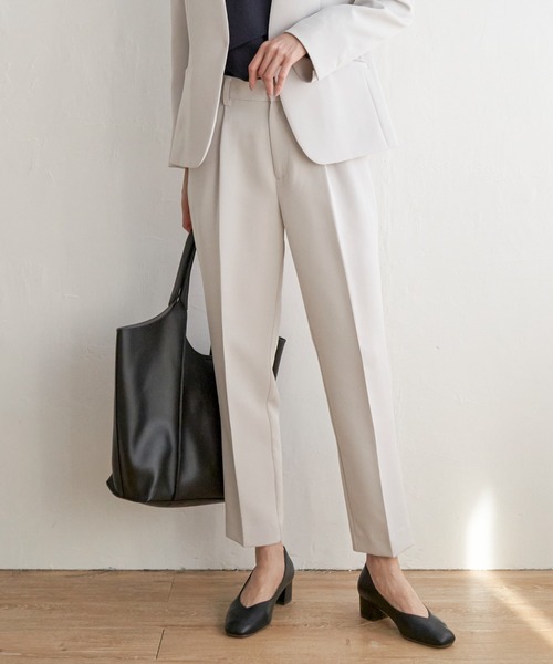 【未使用】Kaze no Sumika テーパードパンツ アイボリー IKKA LOUNGE パンツ 「洗濯機で洗える／フォーマル対応