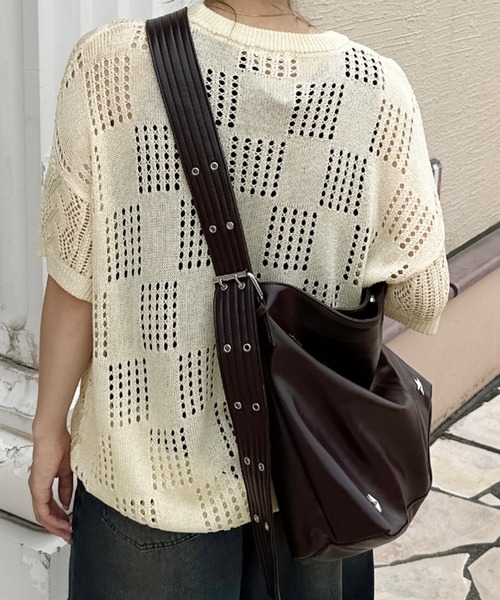 ショルダーバッグ スタッズ付きフェイクレザーショルダーバック メンズ 