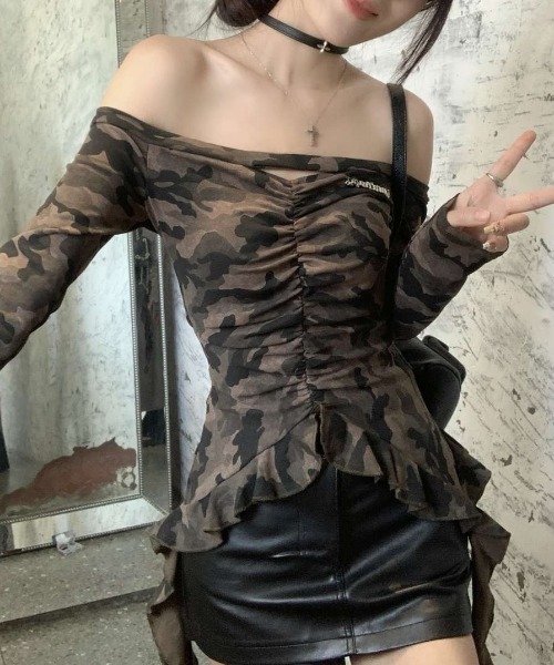 lilful tシャツ 「25年秋冬新作」迷彩柄 フロントギャザー 変形ヘム