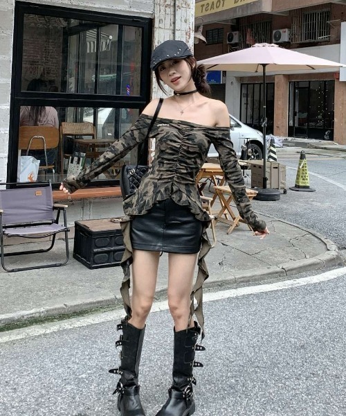 lilful tシャツ 迷彩柄 フロントギャザー 変形ヘムフリルデザイン オフ