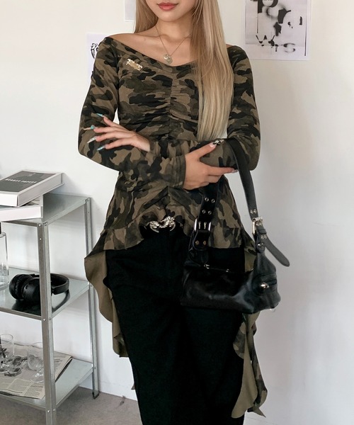は*な様 oriens ホットフィットフリルタンクトップ　迷彩柄 lilful tシャツ 迷彩柄 フロントギャザー 変形ヘムフリルデザイン オフ