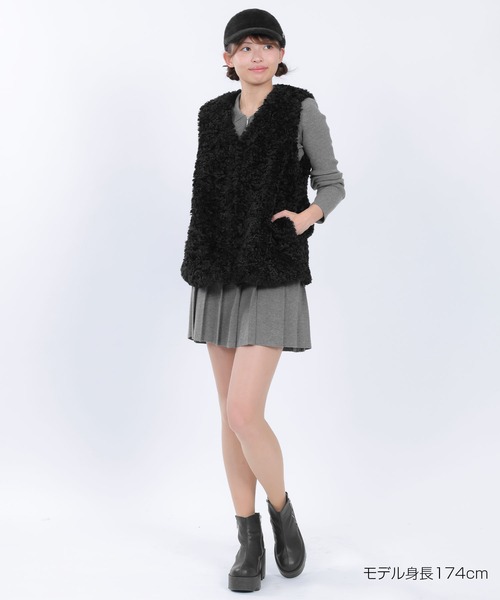マリークワント　コンパクトフェイクファー ベスト　ブラック　Мサイズ MARY QUANT（マリークヮント） ベスト ジレ マリークワント カール