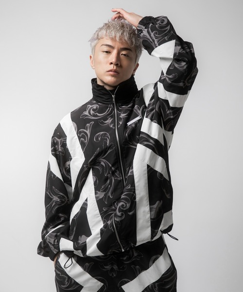 VANQUISH（ヴァンキッシュ） コート ジャケット Baroque Print Pattern 