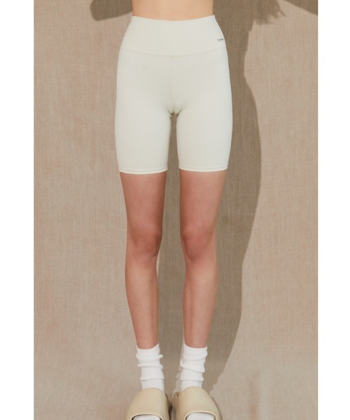 ALEXIA STAM（アリシアスタン） パンツ Wellness Short Leggings / UV