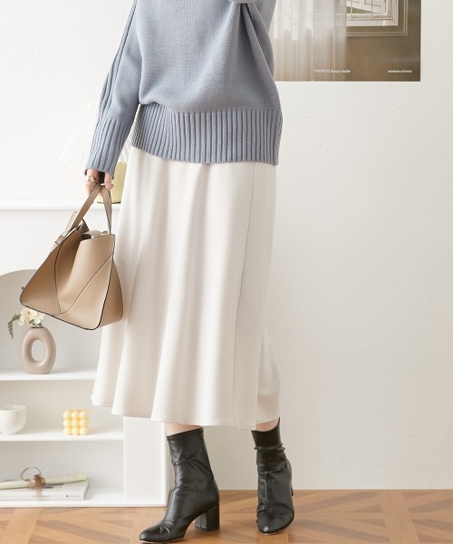 シーニュホワイト フレアロングスカート シーニュホワイト フレアロングスカート