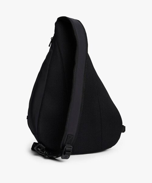 TOMMY HILFIGER（トミー・ヒルフィガー） ショルダーバッグ