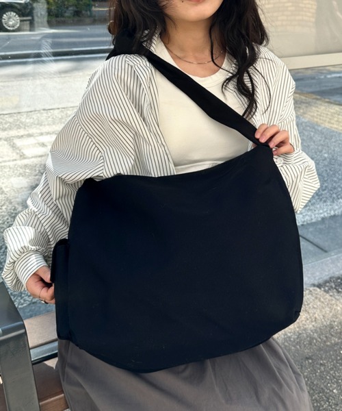 CLEA ショルダーバッグ バッグ 「A4サイズ対応」スマホポケット付き