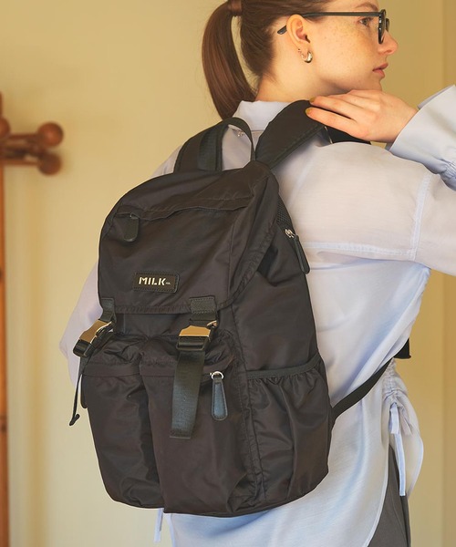 MILKFED. デイバック リュック 「18.8L」LOGO PLATE BACKPACK