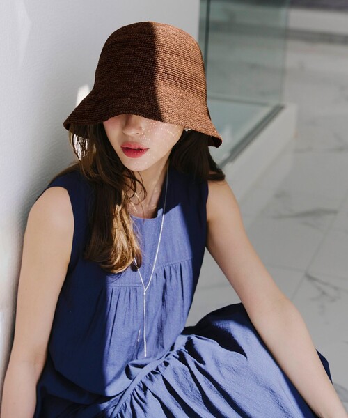 【国内買付/発送】ラフィア製Chloe Sunsetバケット ハット 14+ 帽子 ハット ラフィアブレードバケットハット レディース