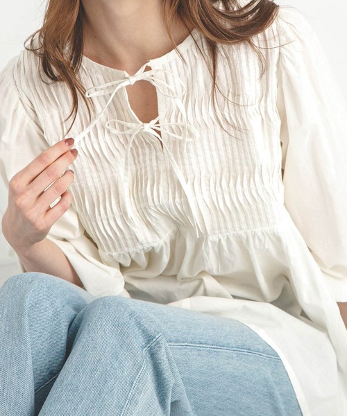 Sonny Label - フリルネックカットワークブラウス ●Sonny Label  ホワイト Sonny Label｜エアリーコットンピンタックドレスシャツ