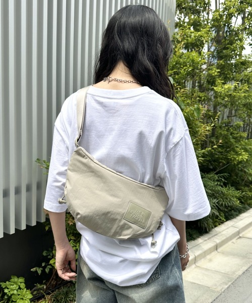 ノースフェイス　クロスボディショルダーバッグ　斜め掛けバッグ THE NORTH FACE ショルダーバッグ バッグ 国内未発売 FACE(ザ