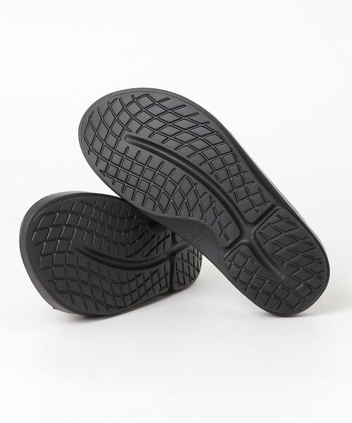 「OOFOS」 フラットサンダル 25.0cm ブラック レディース_画像3