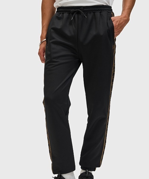 【新品未使用】Fred Perry ブラック トラックパンツ　S FRED PERRY パンツ Seasonal Taped Track Pant／シーズナル