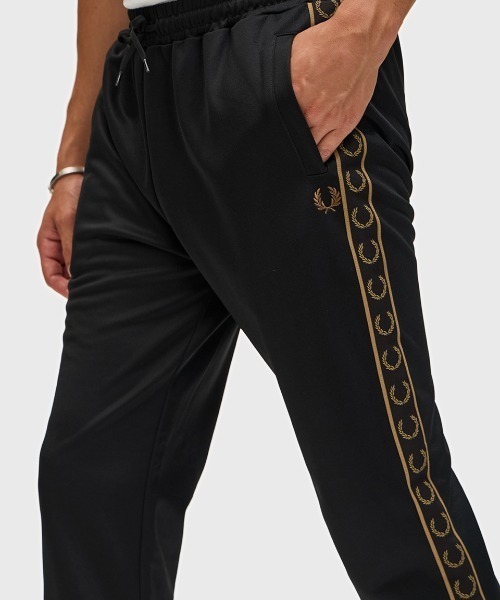【新品未使用】Fred Perry ブラック トラックパンツ　S FRED PERRY パンツ Seasonal Taped Track Pant／シーズナル