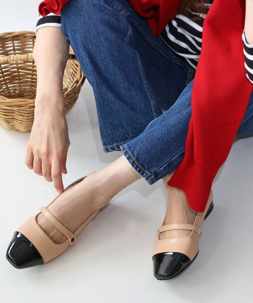 パンプス トゥキャップストラップフラットシューズ「低反発スポンジ入り」 | Fin | 01
