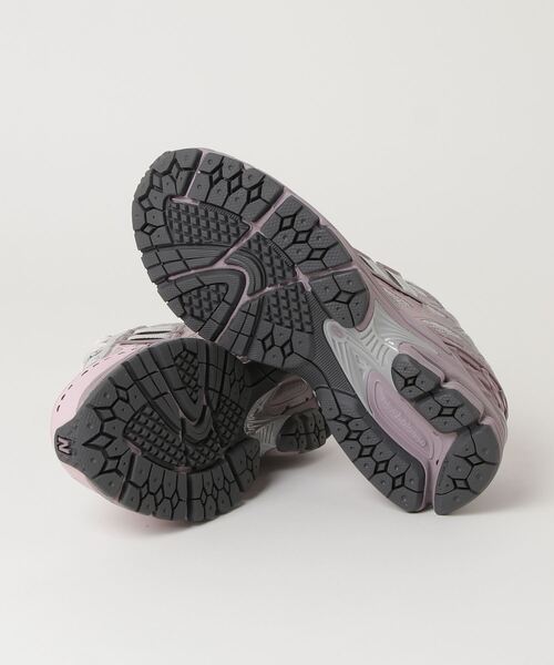 【関税込み】New Balance グレー＆ピンク 1906W スニーカー ニューバランスの新モデル「1906A」は、ヒット必至の個性派だ
