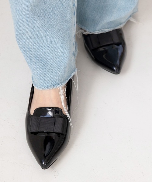 ミハマ【美品】黒ローヒールパンプス　24.5センチラインストーンリボン SESTO（セスト） パンプス ポインテッドトゥローヒールリボン