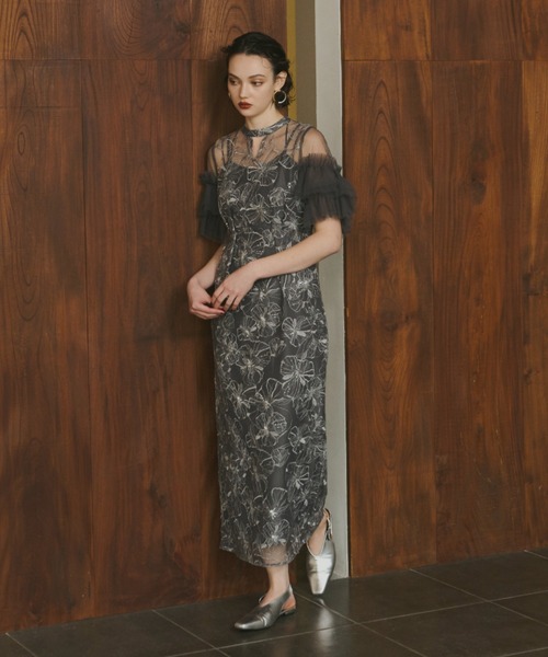 key neck embroidery dress / キーネックエンブロイダリードレス
