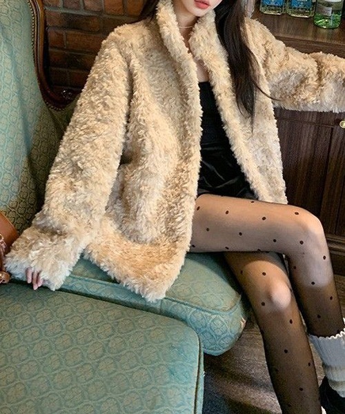 Madder vintage ファー コート ジャケット ベージュ 新品 madder vintage ノーカラーファーコート ファージャケット - メルカリ