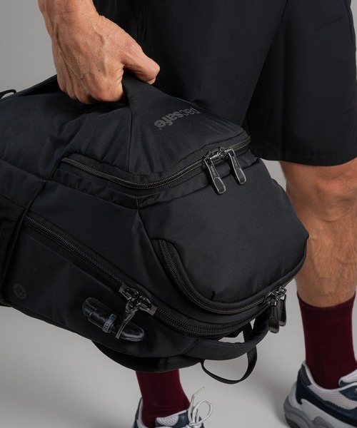 【お値下げしました】パックセーフ　Pac safe PacSafe（パックセーフ） ショルダーバッグ PACKSAFE V Tour Crossbody