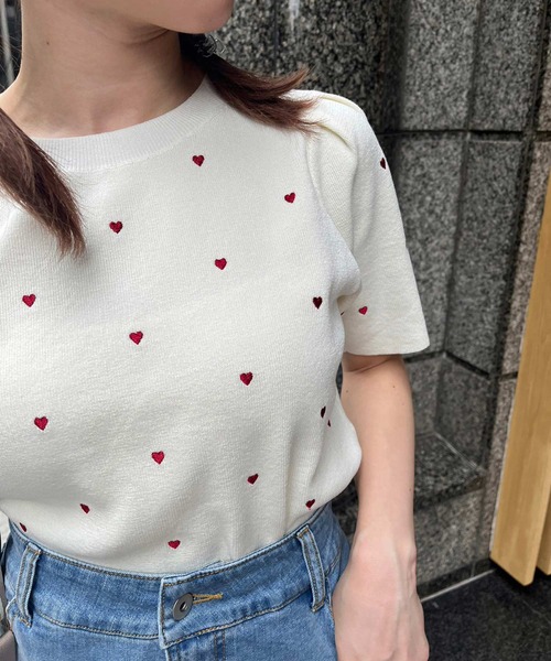 one after another NICE CLAUP ニット ハート刺繍パフスリーブニット
