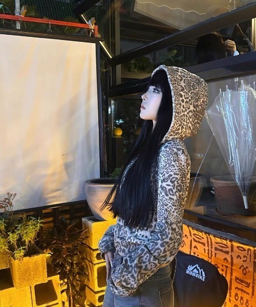 【8L／黒】カットアウト＊豹柄ポイント＊薄手パーカー＊大きいサイズ＊レディース ViViDAY パーカー ヒョウ柄ジップアップパーカー レディース