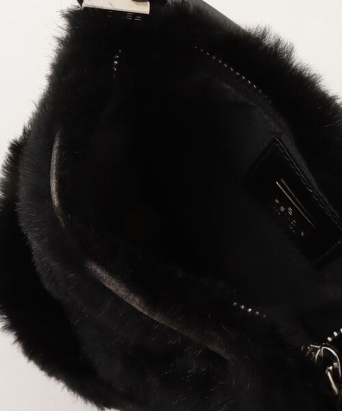 「FENDI」 ショルダーバッグ - ブラック レディースの画像