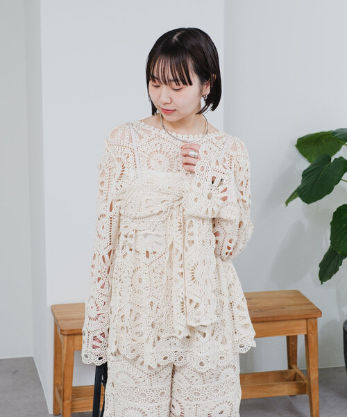 mystic クロシェトップス&ビスチェセット　アイボリー　さおぴ mystic ブラウス シャツ クロシェトップス＆ ビスチェSET