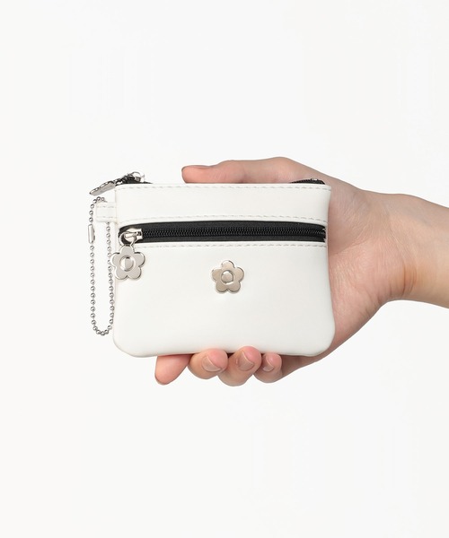 MARY QUANT（マリークヮント） ポーチ マリークワント デイジーメタル