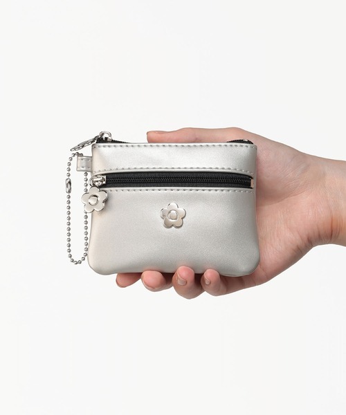 MARY QUANT（マリークヮント） ポーチ マリークワント デイジーメタル