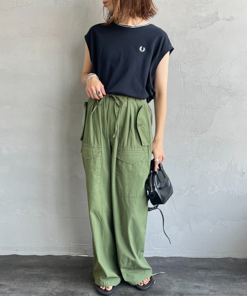 FRED PERRY プリーツ襟ノースリーブトップス FRED PERRY（フレッドペリー） tシャツ ワンポイントロゴ刺繍