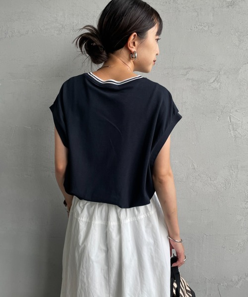 FRED PERRY プリーツ襟ノースリーブトップス FRED PERRY（フレッドペリー） tシャツ ワンポイントロゴ刺繍
