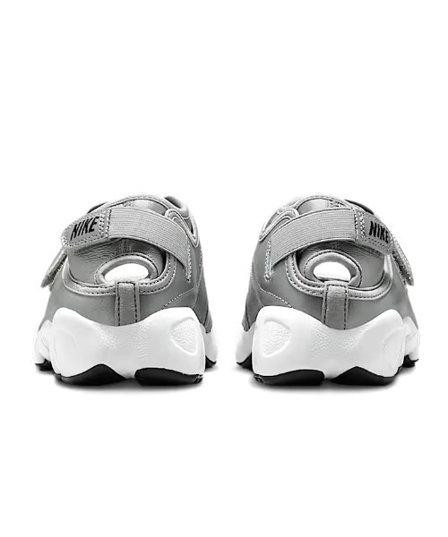 NIKE（ナイキ） スニーカー 「NIKE meets emmi」W AIR RIFT レディース