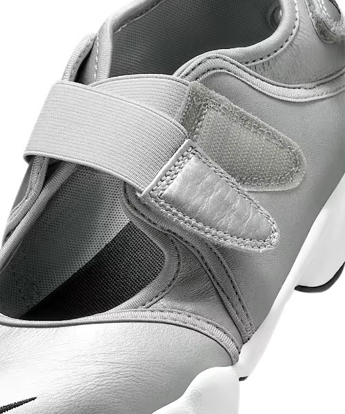 NIKE（ナイキ） スニーカー 「NIKE meets emmi」W AIR RIFT レディース