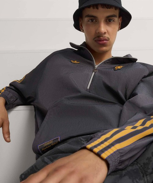 マンチェスターユナイテッド　adidas ハーフジップ　スウェット　ジャケット adidas ジャージ マンチェスター・ユナイテッド テラス アイコン