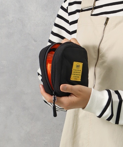 KiU（キウ） ポーチ KiUパデッドスクエアポーチ レディース メンズ