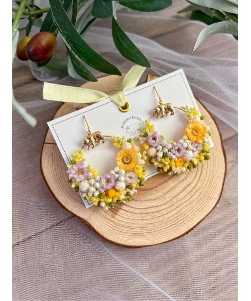 MORINOKUMA（モリノクマ） ピアス 揺れるドライフラワーリース風ピアス