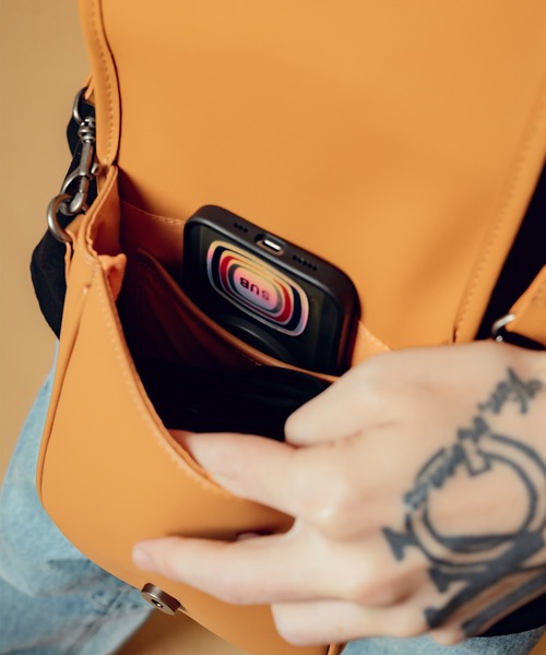 Subciety（サブサエティ） ショルダーバッグ Leather mini hunting bag