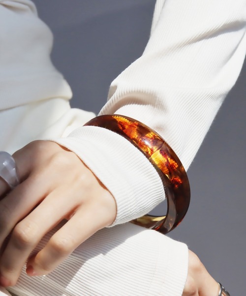 CHANEL レジン バングル バーガンディ・アイボリー CHANEL レジン バングル バーガンディ・アイボリー レディース