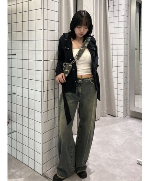 LAGUA GEM ブラックデニムパンツ LAGUA GEM（ラグアジェム）の「LEG COVER DESIGN デニム（デニム
