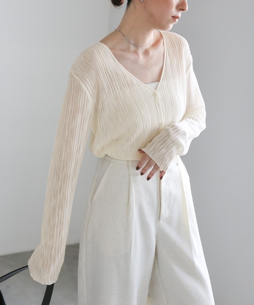 送料込✨まさ① アンドクチュール AND COUTURE シャイニーシアーVネック