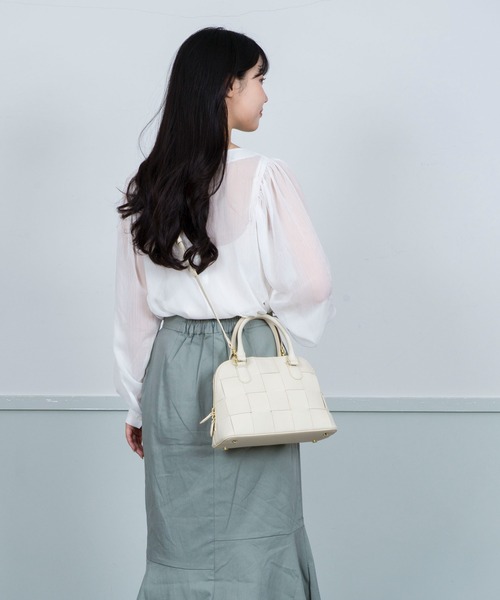 ショルダーバッグ バッグ 「Pua Moena」シープスキン メッシュ