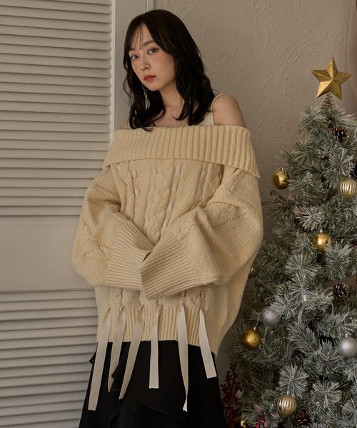【mideal】オフショルダーチョーカーニット　ベージュ mideal（マイディール）の「off shoulder choker knit / オフ
