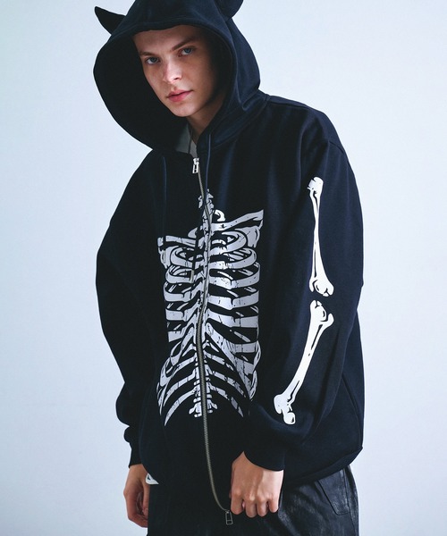 Revo. パーカー ボーングラフィック デビル ツノ フードデザイン