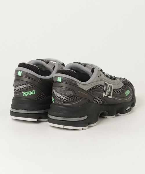 「New Balance」 ローカットスニーカー 27.5cm ブラック×シルバー メンズの画像