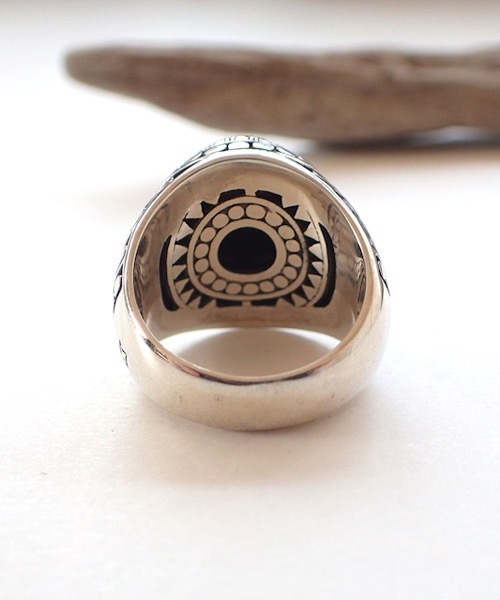 指輪 リング 「MANANAS 」マナナス/ Armadilo Tri Stone Ring (Onyx) レディース メンズの画像