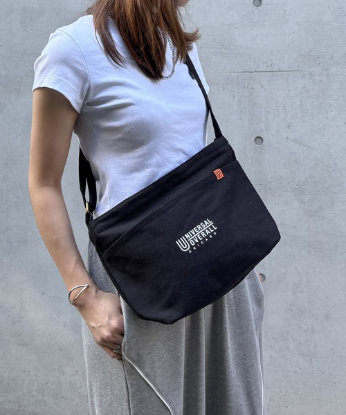 [美品] UNIVERSAL OVERALL ショルダーバック UNIVERSAL OVERALL ショルダーバッグ ユニバーサル
