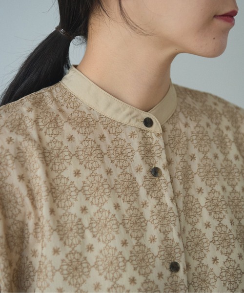 yuni ワンピース 単色スカラップ刺繍バックオープンシャツ
